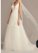 DAVID'S BRIDAL Mikado And Tulle Ball Gown Wedding Dress Size 6 V-Neck