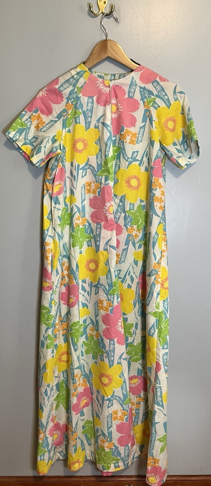 Vtg Gaymode White Blue Yellow Pink Maxi S Housedr… - image 1
