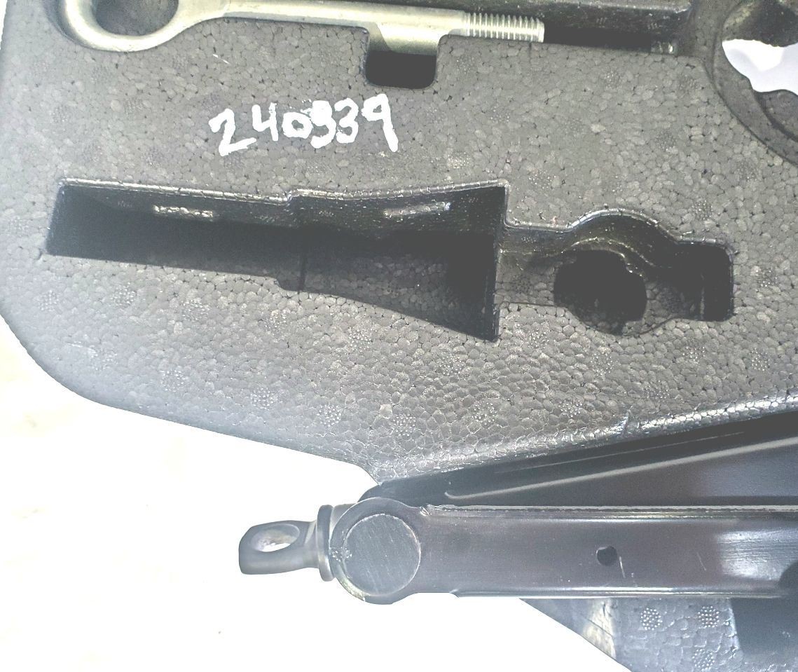 2017 Maserati Levante OEM Jack Kit With Foam 1 Missing Tool