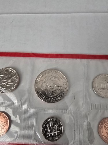 1990 United States Mint Uncirculated Coin Set - Picture 7 of 13