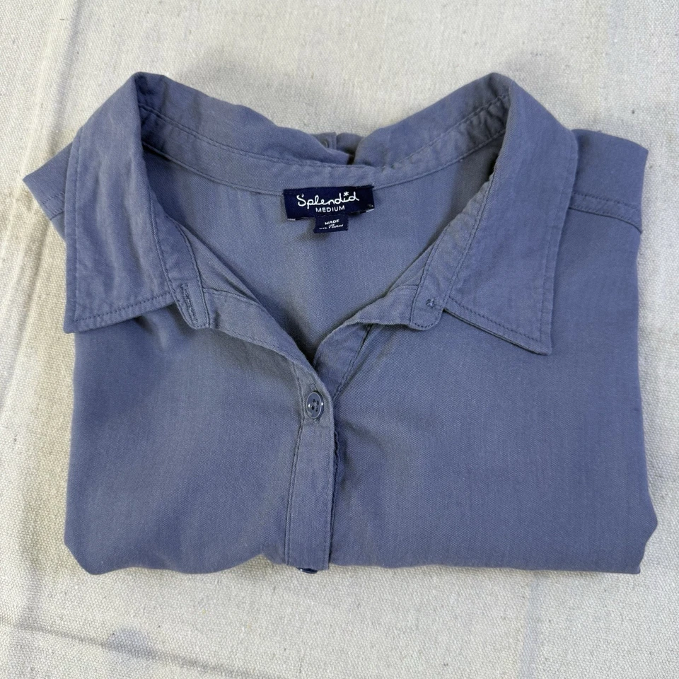 Camisa Espléndida Paige Para Mujer Talla M Azul Manga Corta Plisada Trasera Botón Delantero Foto 2 de 4