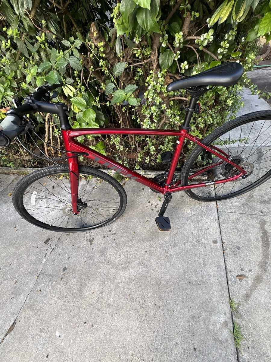 Trek FX 3 Red Hybrid Bike 700C Disc Brakes Flat Bar Aluminum Frame