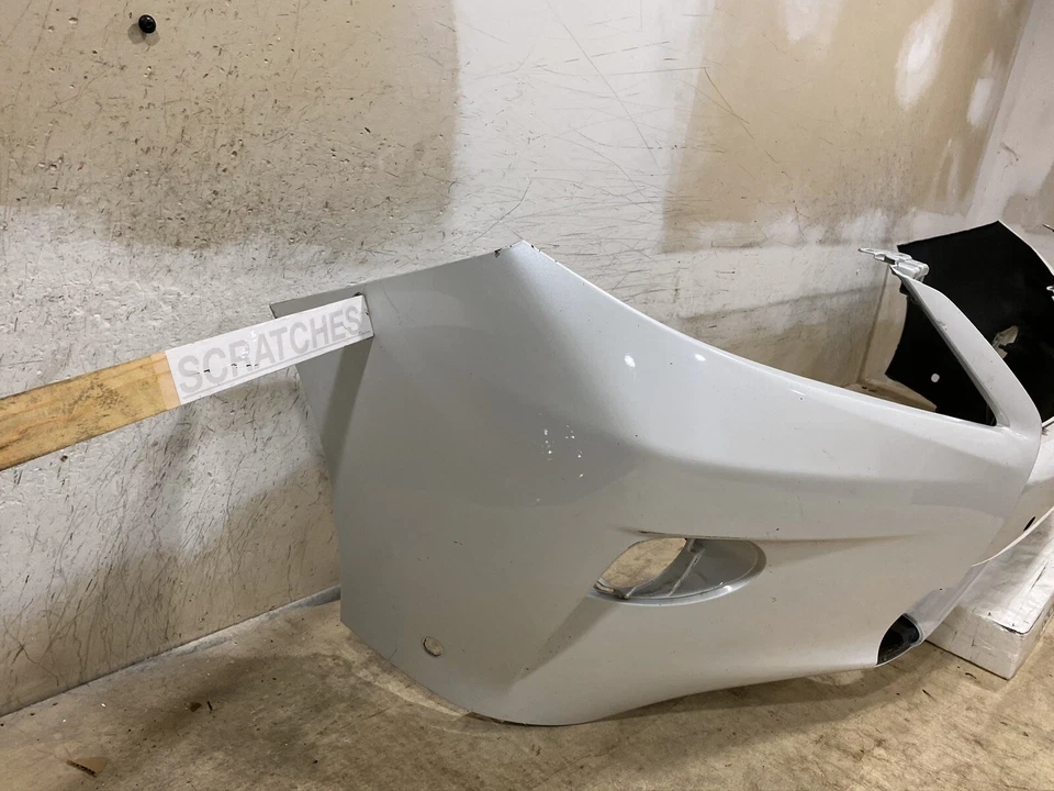 OEM 2013-2015 LExus RX350/RX450H con orificios de sensor, sin arandelas cubierta de parachoques delantero Foto 2 de 4