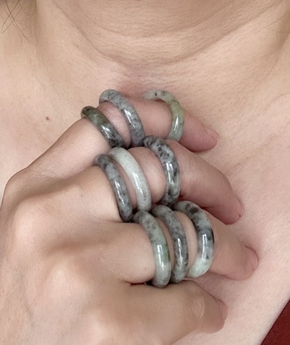 TALLA 7.5 NATURAL MYANMAR GRADO A Conjunto de Flores Grises En Anillo Jade Color Verde Claro - Imagen 7 de 8