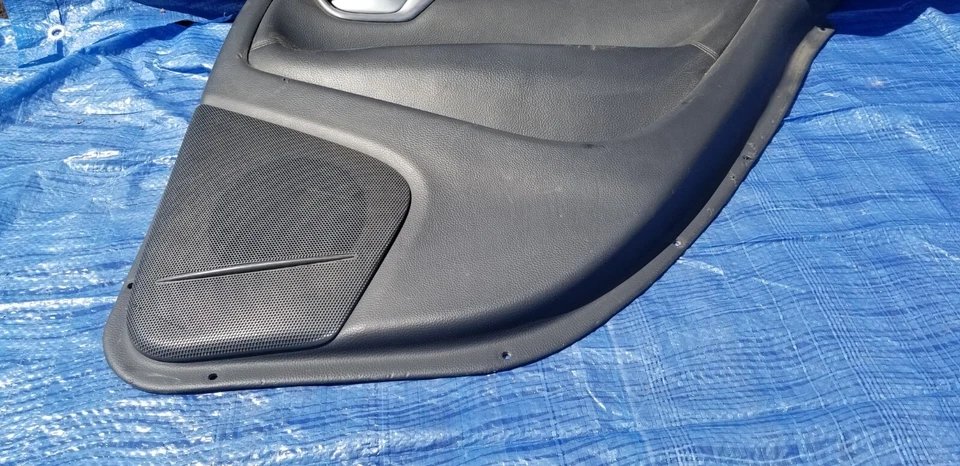 Panel de moldura de puerta de pasajero trasero derecho Volvo S60 2004 OEM 39981323 Foto 2 de 4