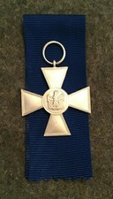 GERMAN MEDAL - WEHRMACHT EIGHTEEN  YEAR FAITHFUL SERVICE MEDAL  1957 PATTERN