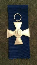 GERMAN MEDAL - WEHRMACHT EIGHTEEN  YEAR FAITHFUL SERVICE MEDAL  1957 PATTERN