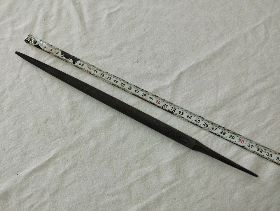 Outil à main Lime ronde pour métaux 1 cm de diamètre par 26 cm de long - Photo 1/3