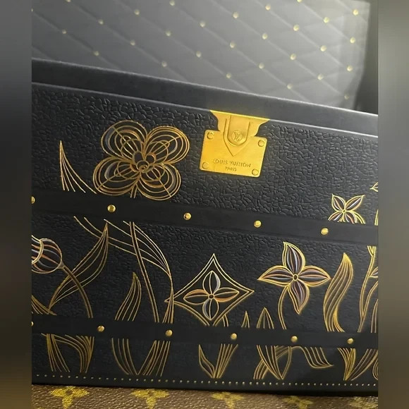 louis-vuitton-advent-calendar-2025-authentic-new-rare-complete-ornament