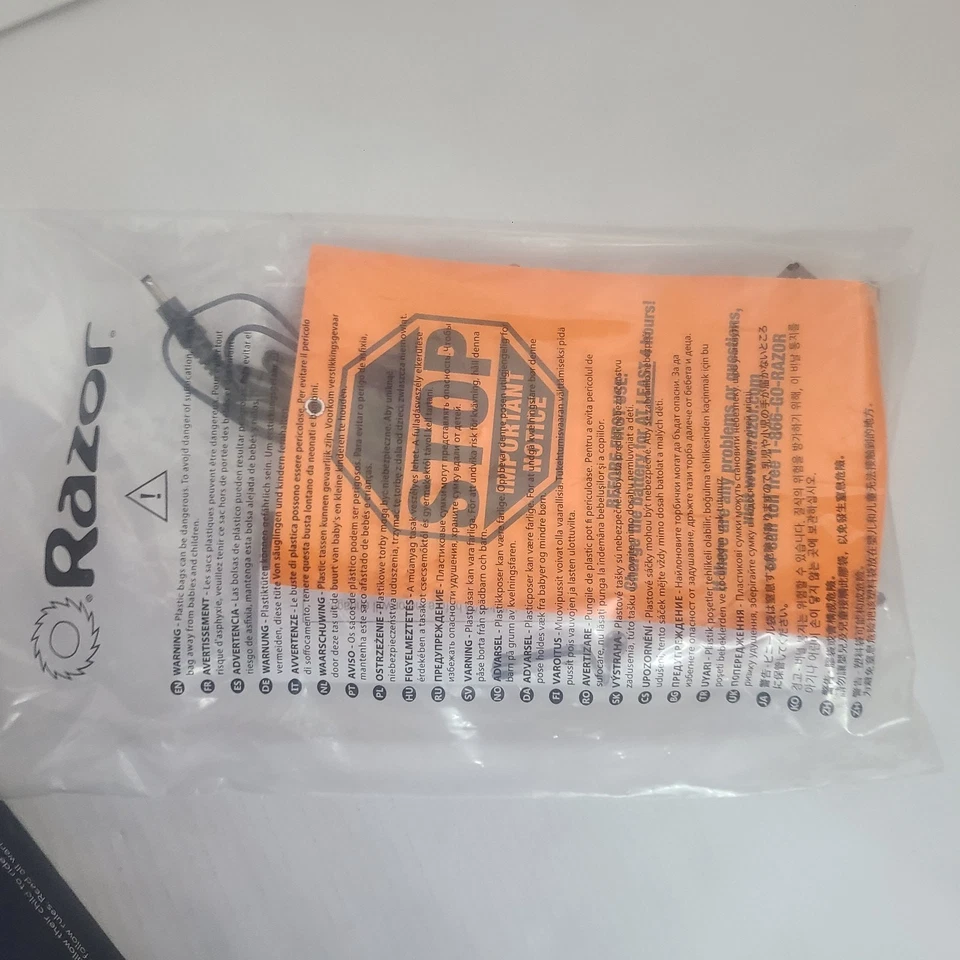 Scooter eléctrico Razor 13111712 Color Rave colorido cubierta iluminada 7,5 mph Foto 3 de 4