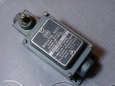 Allen Bradley 802T-R8TD OilTight Limit Switch Side Rotating New W/O Box!