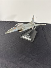 F-16 Fighting Falcon General Dynamics Desk Shelf Model US Air Force 14" Long