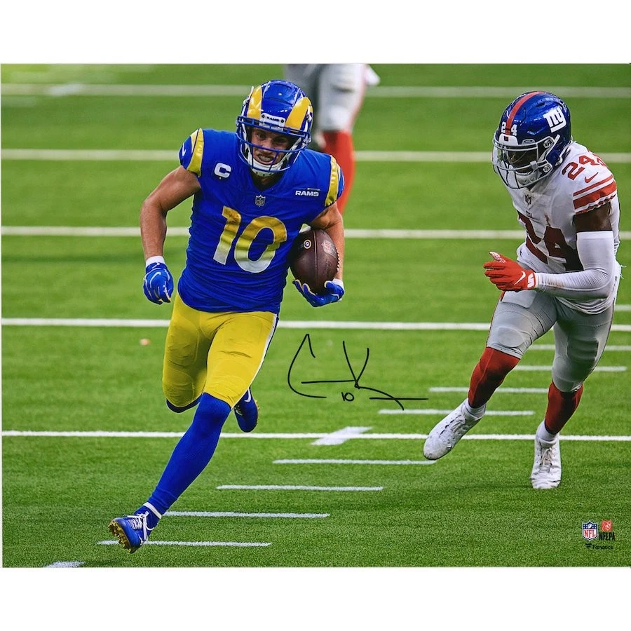Foto autografiada a mano por Cooper Kupp de 16x20 campeones de los Rams de Los Ángeles corriendo
