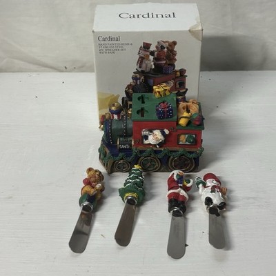 Cardinal Hand Painted Resin & Stainless Steel Christmas Spreader Set, In the box