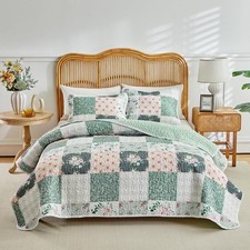 Twin Floral Patchwork Quilt Set, Green Flowers Design, Soft Bedding Set
