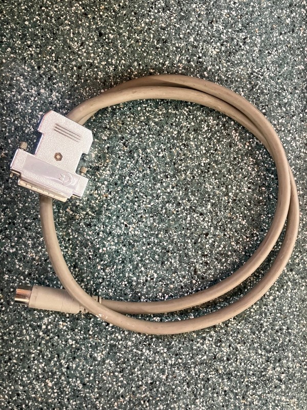 Genuine Commodore Amiga Monitor cable 23 Pin to 6 Pin DIN - Free P&P !