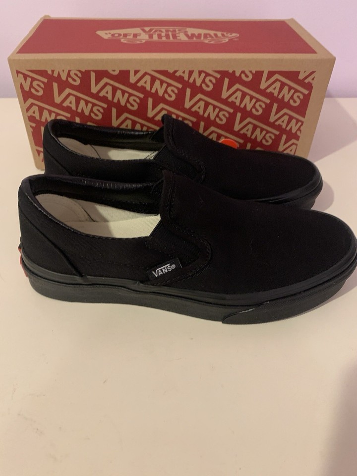 Vans "Classic SlipOn" Sneakers (Black/Black) Men's /Woman’s Unisex Low