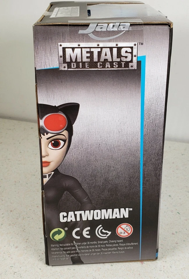 Figura fundida a presión de metales de 4 pulgadas Catwoman de Jada DC Comics M370 nueva 2016 sello de fábrica Foto 4 de 4