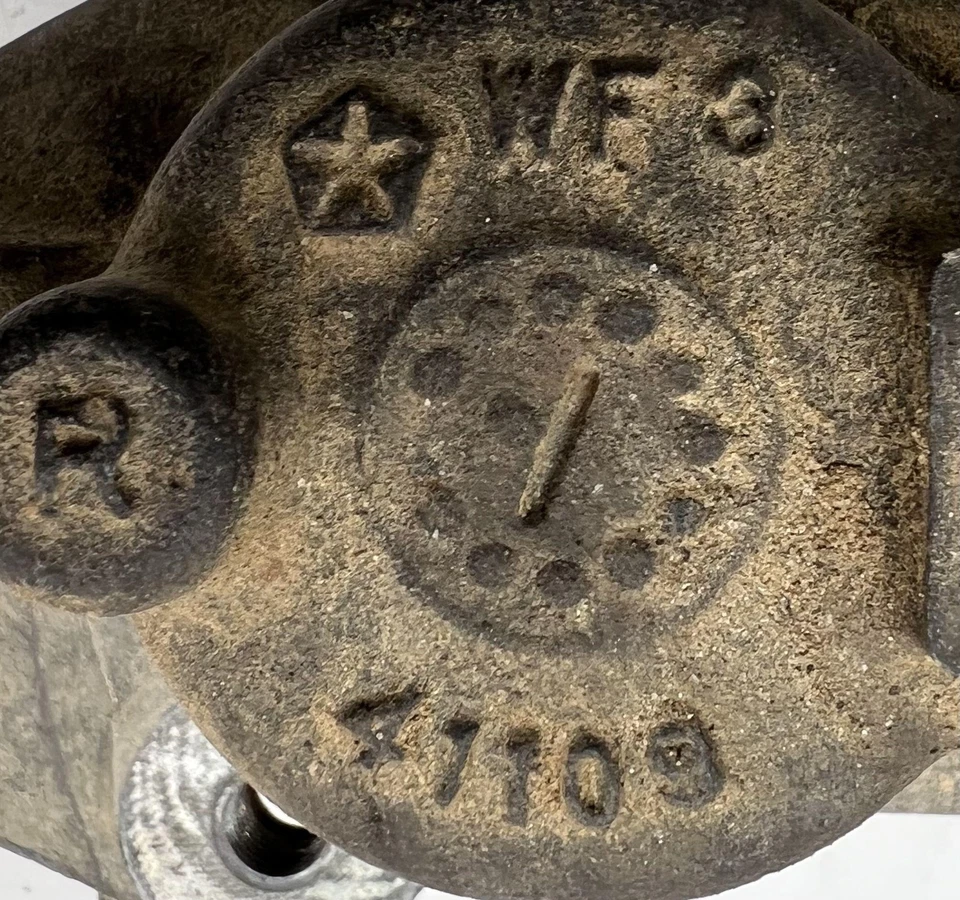 Pinza de freno delantera Dodge Caravan 12-20 doble pistón lado derecho del pasajero OEM Foto 4 de 4