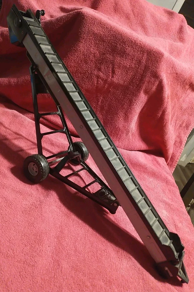 ETRL Diecast Toy Grain Elevator Bale Conveyer Attachment 19” Moving Belt - Image 3 of 4