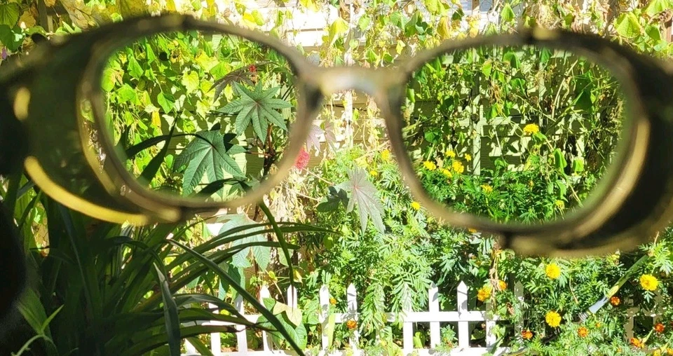 Vintage AO American Optical Green Lens Safety Glasses Guard w/ Mesh - Image 4 of 4