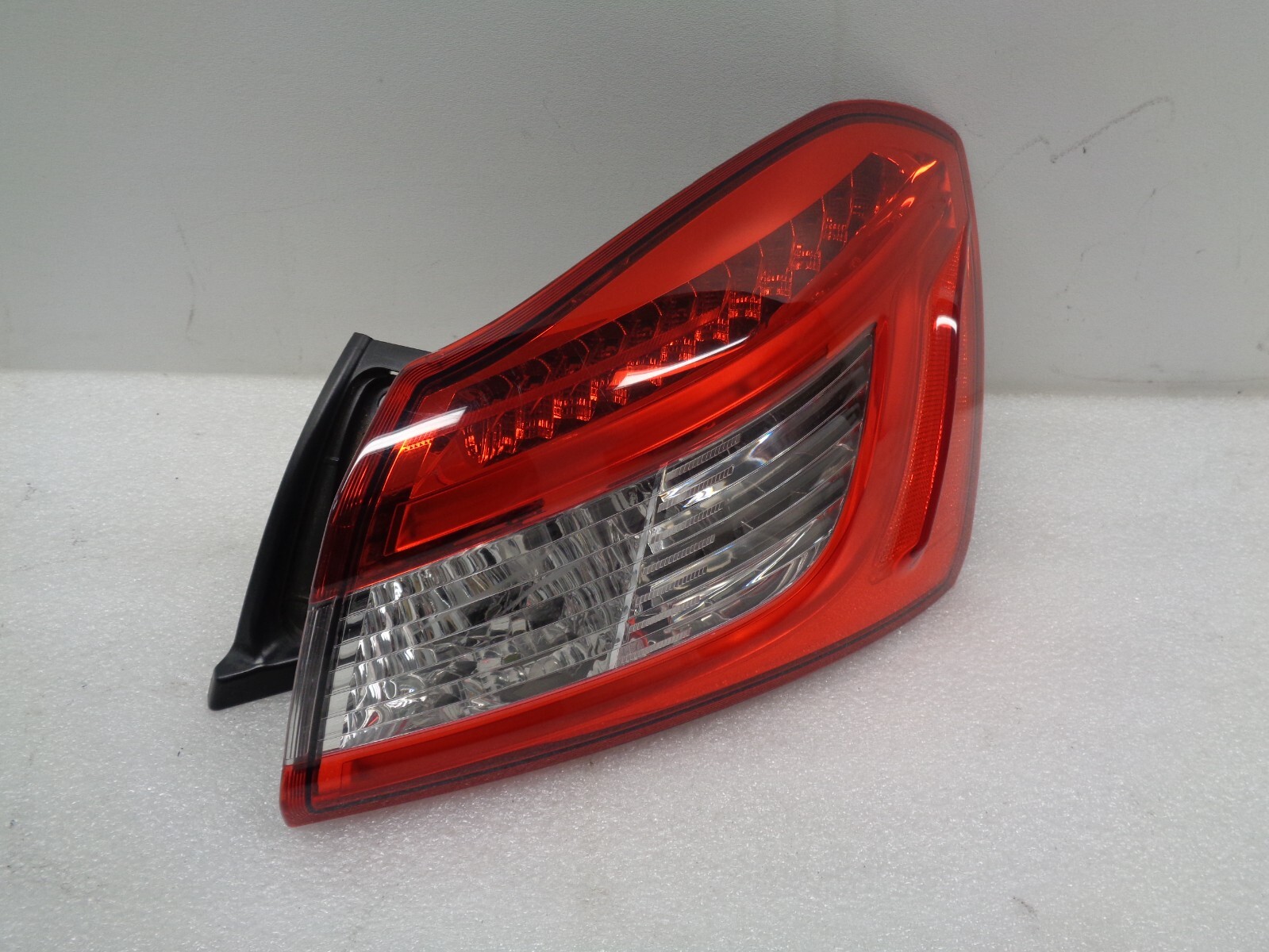 14-19 Maserati Ghibli Rear Right Passenger Outer Tail Light Lamp OEM AK240263