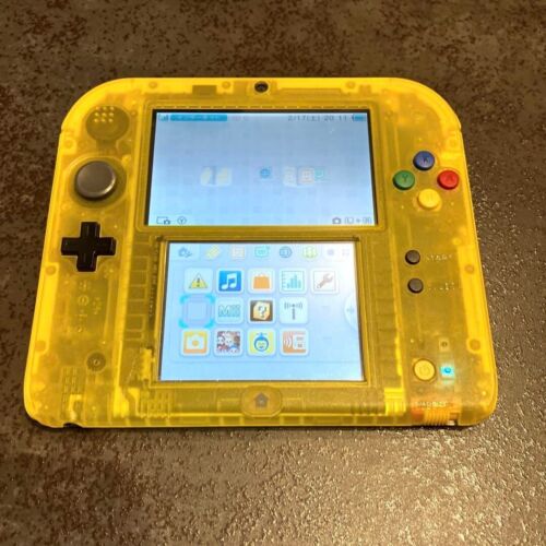 Nintendo 2DS Pokemon Pikachu Yellow Limited Edition Console Used - Foto 1 di 3