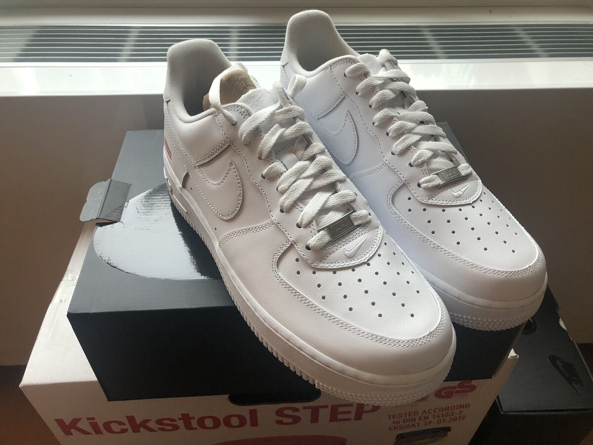 Supreme x Nike Air Force 1 Low White Size 10 , 100 Supreme x Nike Air Force 1 Low White Size 10 , 100