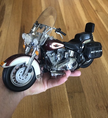 HARLEY DAVIDSON COLLECTIBLE TOY MOTORCYCLE 1/10 Scale Classic Heritage 1989