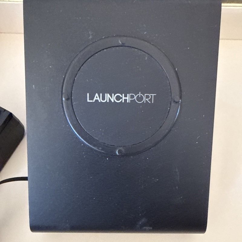 iPort LAUNCHPORT Base Station With Power Supply USED