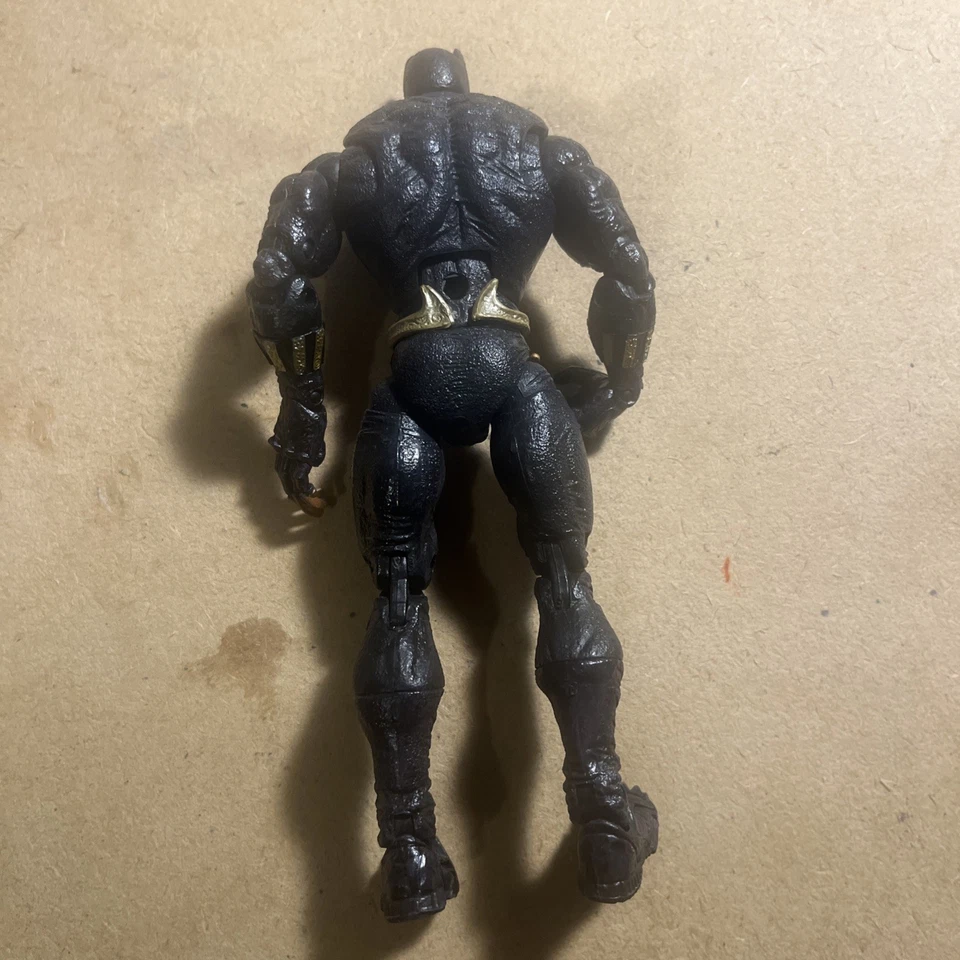 Figura suelta de 6 pulgadas ToyBiz 2005 Marvel Legends Black Panther sin capa Foto 2 de 2
