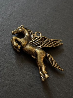 Pegasus aus Messing | Fliegendes Pferd Anhänger | Schlüsselanhänger Tierfigur