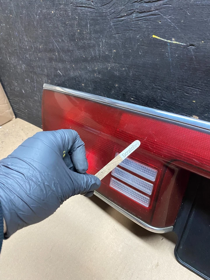 Оригинальный центральный задний фонарь на крышку багажника Buick Regal 1997–2004 годов выпуска U7444 DG - Изображение 4 из 4