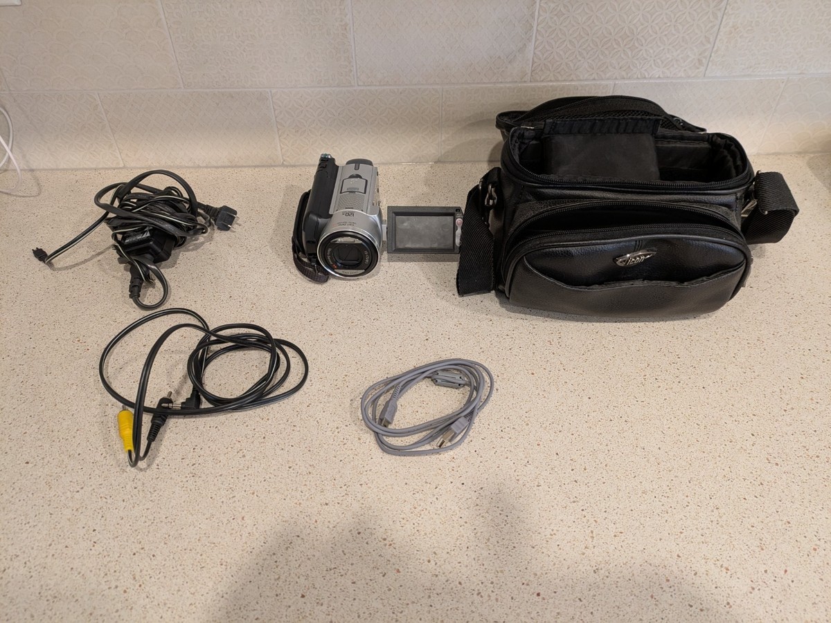 sonyハンディカム　DCR-SR100※充電器なし Sony DCR-SR100 30GB hard drive camcorder at Crutchfield