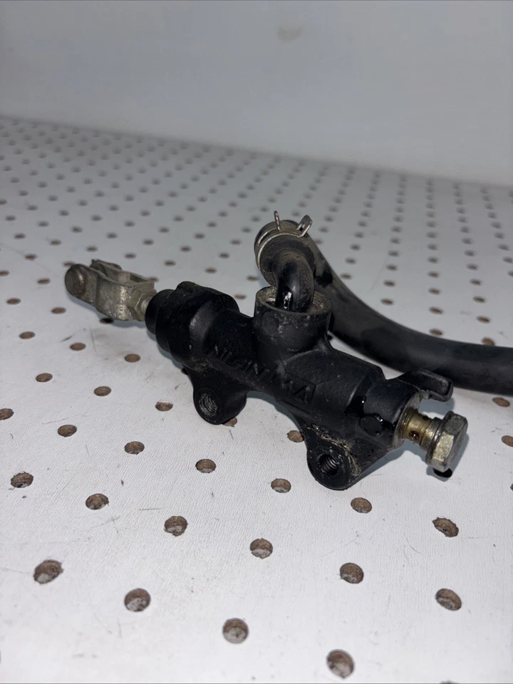 Cilindro maestro de freno 98 Triumph Daytona T595 depósito trasero 1997 1998 T 595 Foto 2 de 4