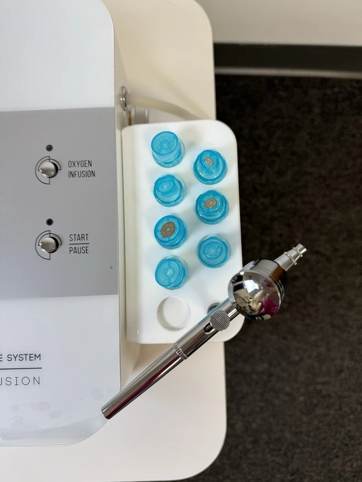 Máquina de esteticista hidrofacial Zemits HydroLuxx HydraFacial, dispositivo OxyGeneo Foto 3 de 4