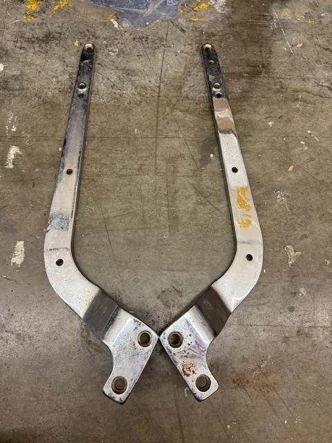 Puntales de guardabarros trasero cromados Harley-Davidson Softail Dyna Custom Chopper Bobber Foto 2 de 4