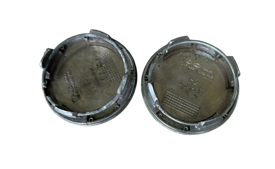 (1) Buje de tapa central de rueda Kia Optima Rio Sedona 2005-08 usado 52960 1F250 usado Foto 3 de 3