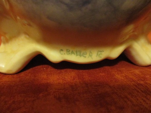 UNIQUE VINTAGE Ceramic Hand Painted Grapes, Lidded Pot/Dish signed by Artist - Picture 11 of 11
