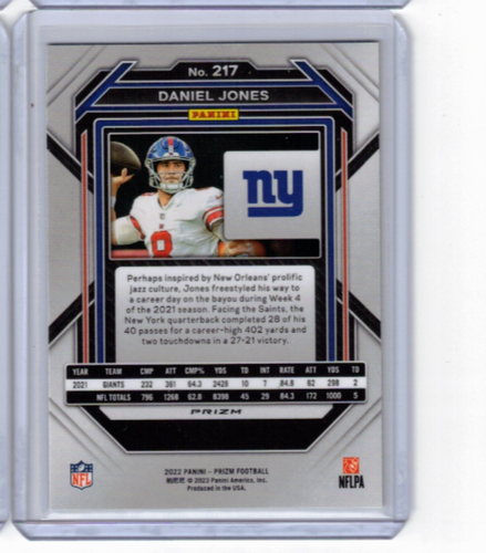 2022 Panini Prizm Daniel Jones Green Prizm #217 Giants - Picture 2 of 2