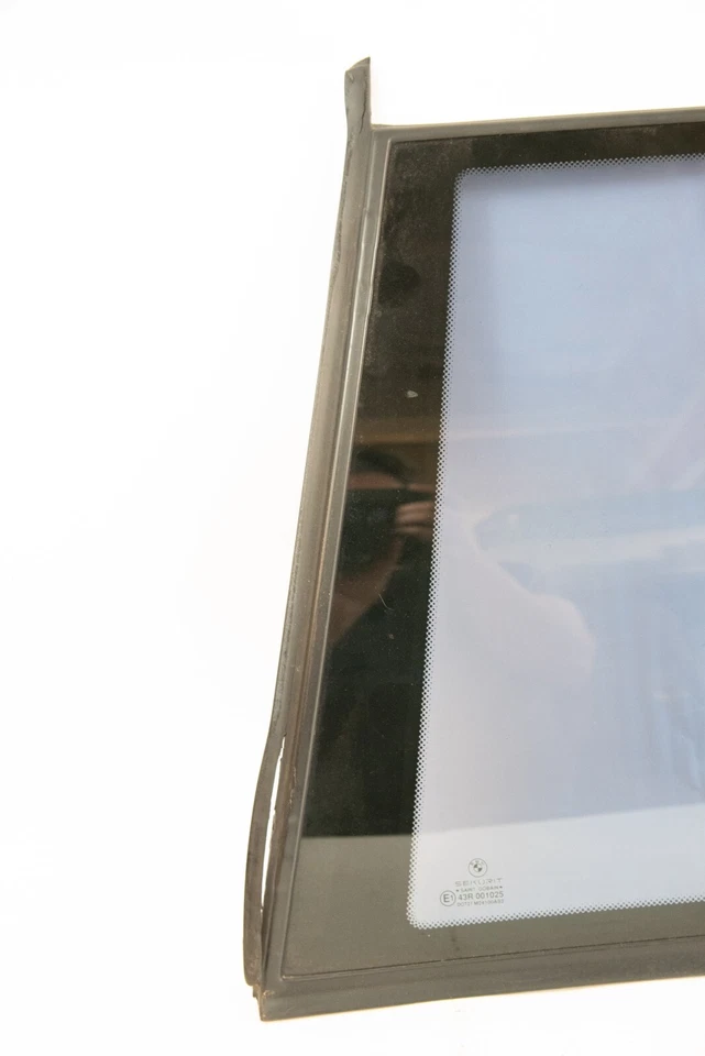 Ventana trasera izquierda BMW E36 318Ti 1994-1999 usada 51368242601 Foto 3 de 4