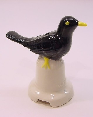 ENGLAND - Wade Ceramics, Porcelain Blackbird Pie Bird Funnel/Vent