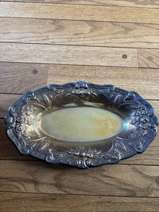 Vintage English Silver Mfg.  Silver Plated Serving Floral Design Tray LOOK!