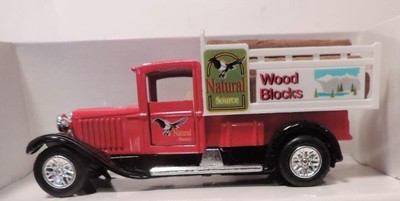 K-Line K-94439 1:43 Natural Source Wood Blocks Classic Truck