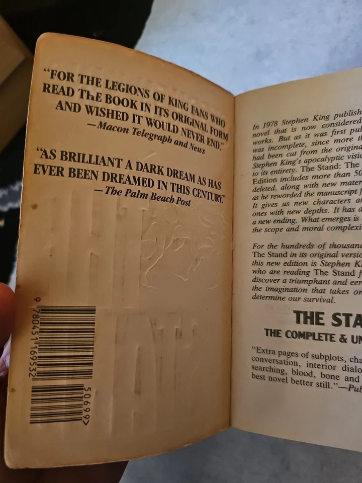 Stephen King The Stand complete & uncut, 1st edition/1st print Signet Paperback - Image 3 of 4