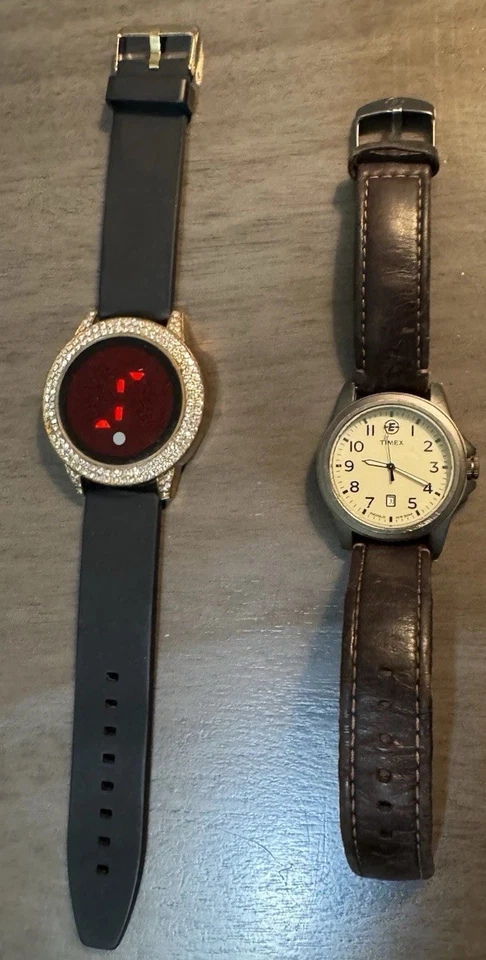 2 relojes en funcionamiento - Timex esfera brillante + LED digital, estilos mixtos Foto 2 de 4