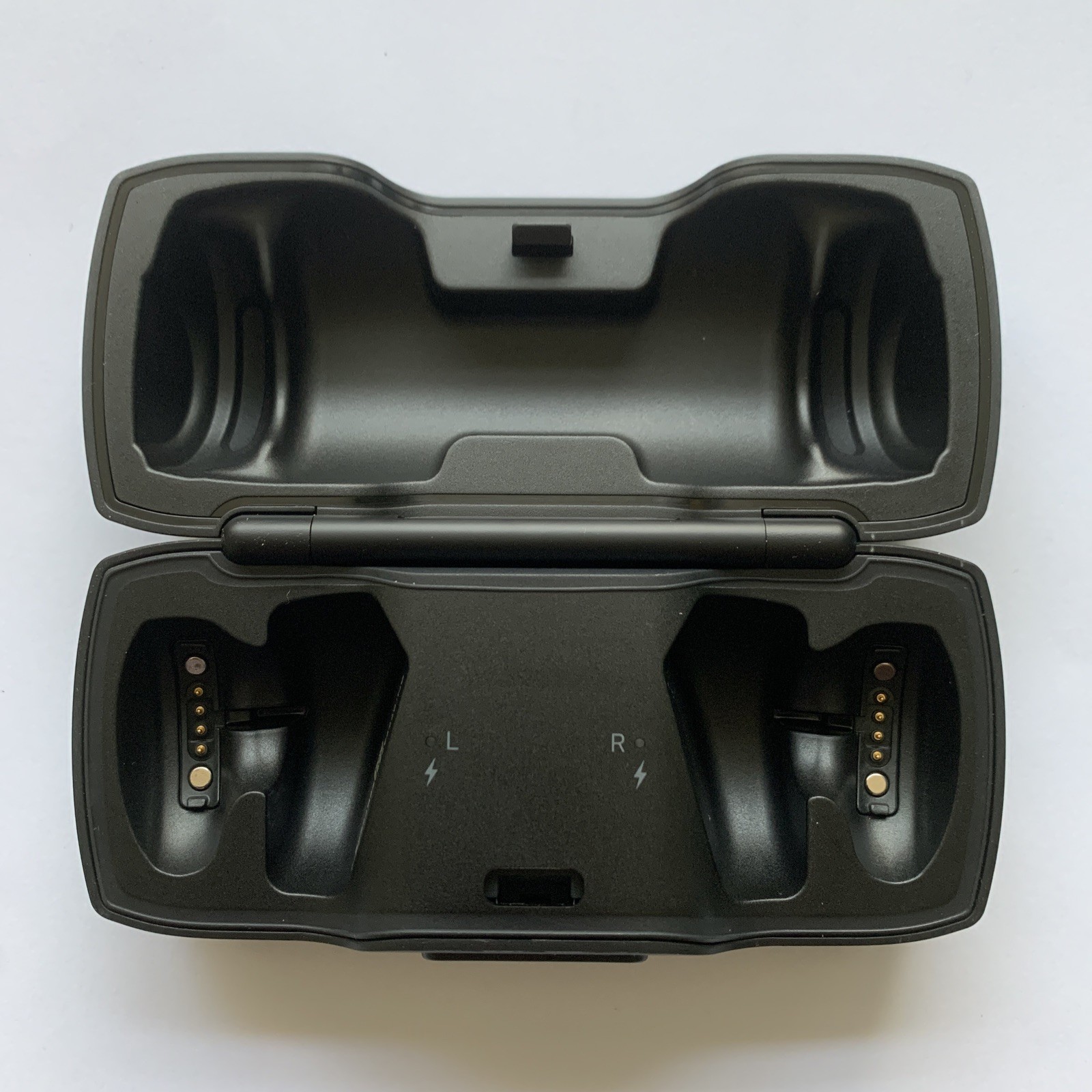 BOSE 423729 SoundSport Wireless Headphones Charging Case. Without Headphones