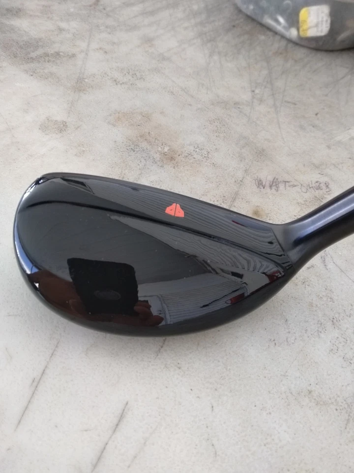 NEW Lefthanded Caiman X2, 4-Hybrid, 22°, Graphite, 38.75", Read - Image 2 of 4