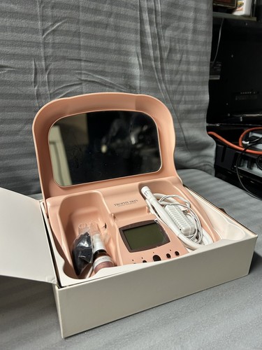 Trophy Skin TSMDD02 Microdermabrasion System - Picture 7 of 8