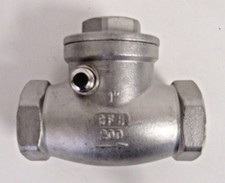 New 1  FNPT Swing Check Valve 304 SS CF8 200 PSI WOG